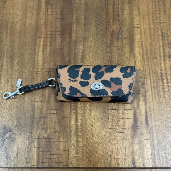 *NWOT* COACH Sunglass Case with Leopard Print - Style # CC950 - Picture 1 of 2
